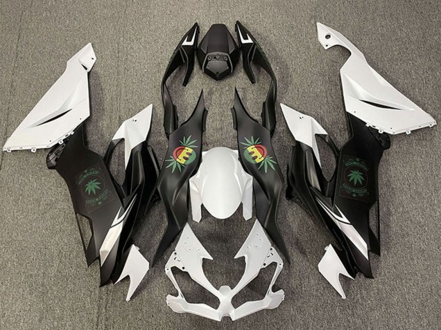 Großhandel Kawasaki ZX6R Motorrad Verkleidung 2019-2022 - Weiss Schwarz Gluckliches Gesicht